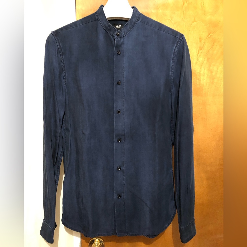 Men’s H&M button down shirt